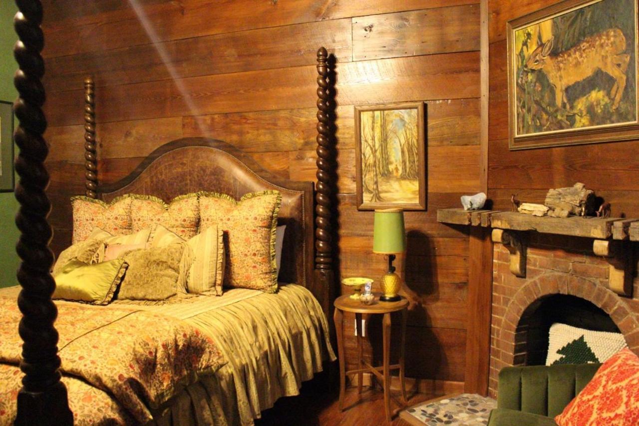 The Gallery House Boutique Hotel Stephenville Extérieur photo