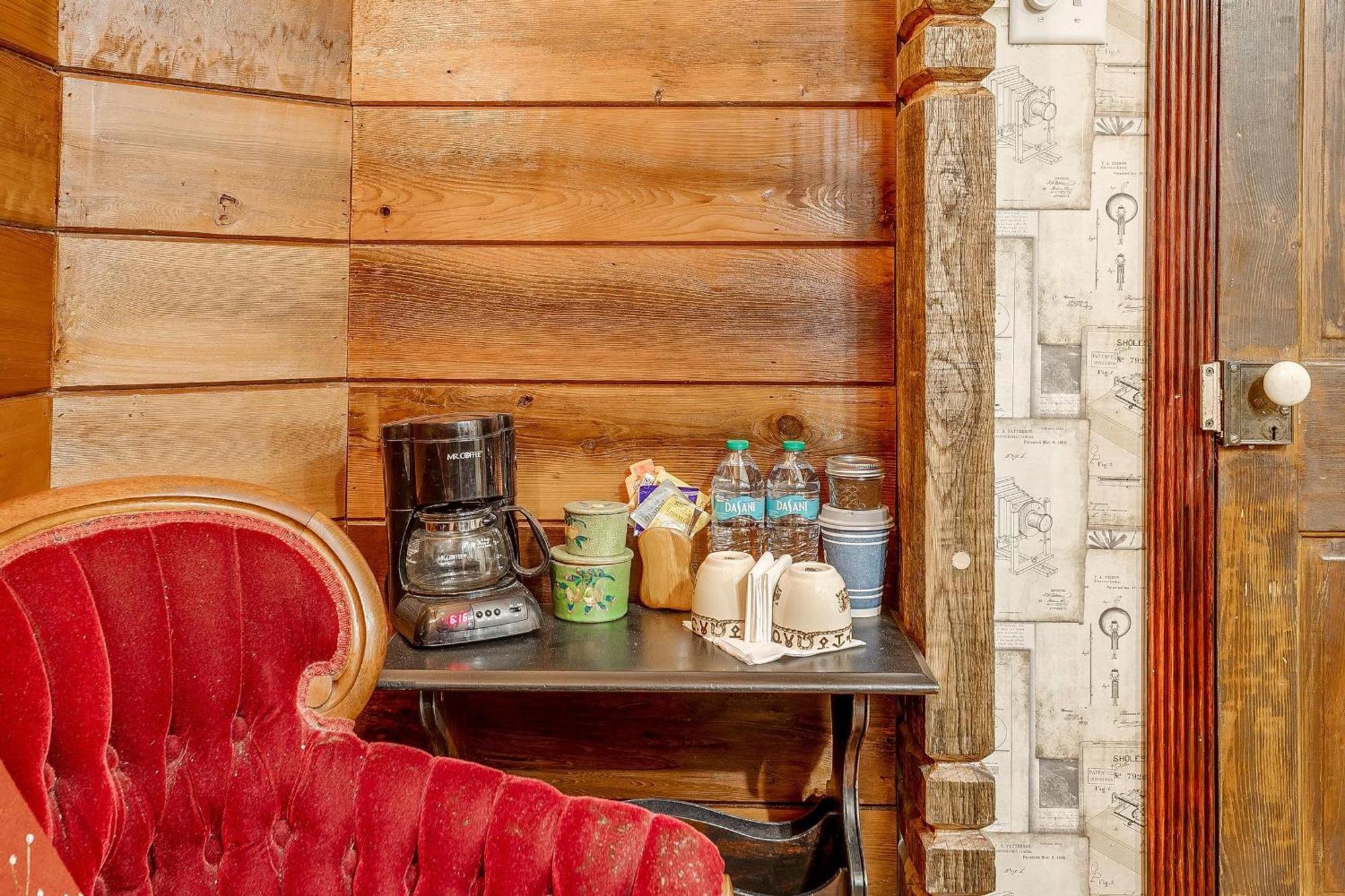 The Gallery House Boutique Hotel Stephenville Extérieur photo