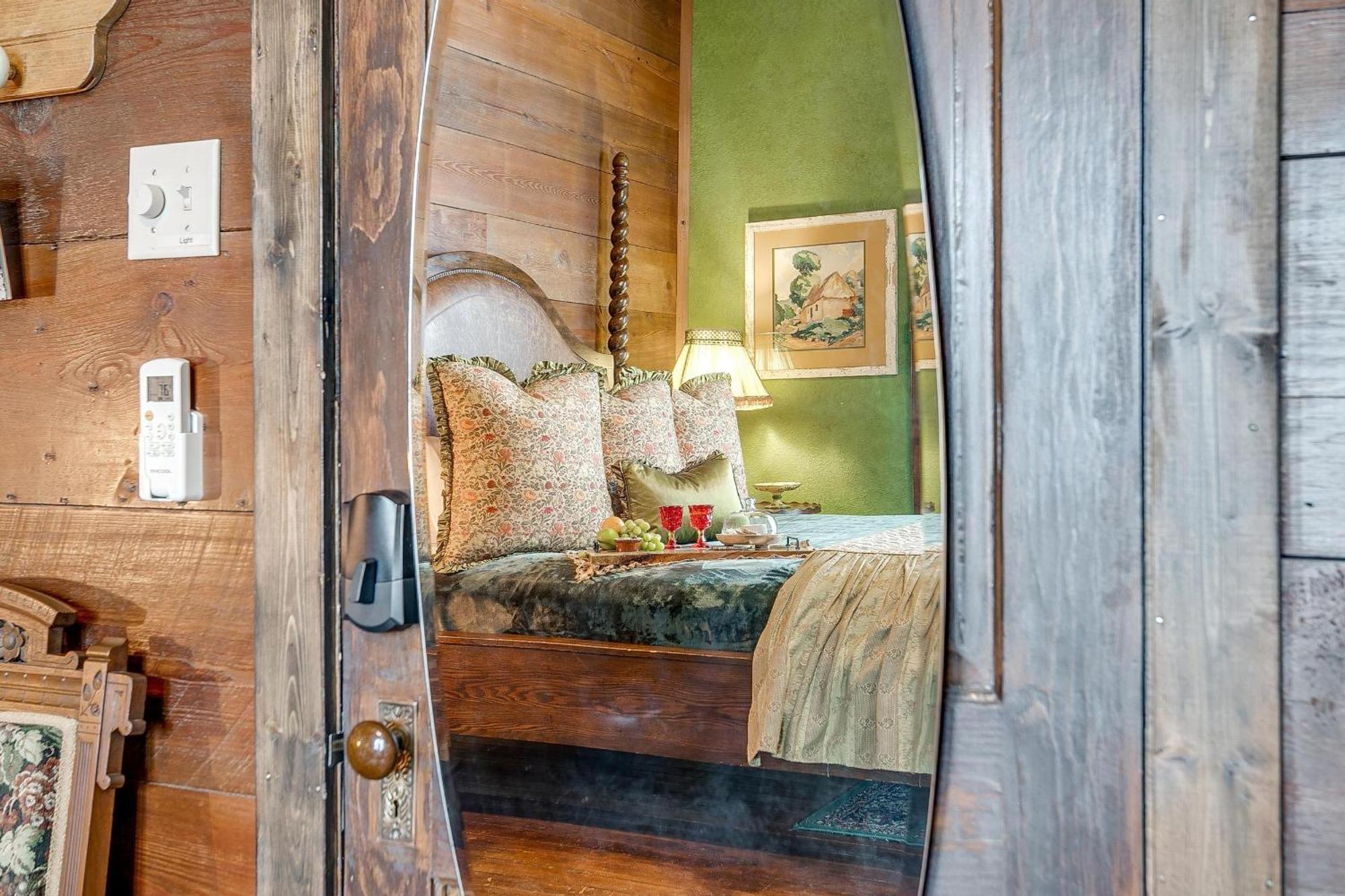 The Gallery House Boutique Hotel Stephenville Extérieur photo