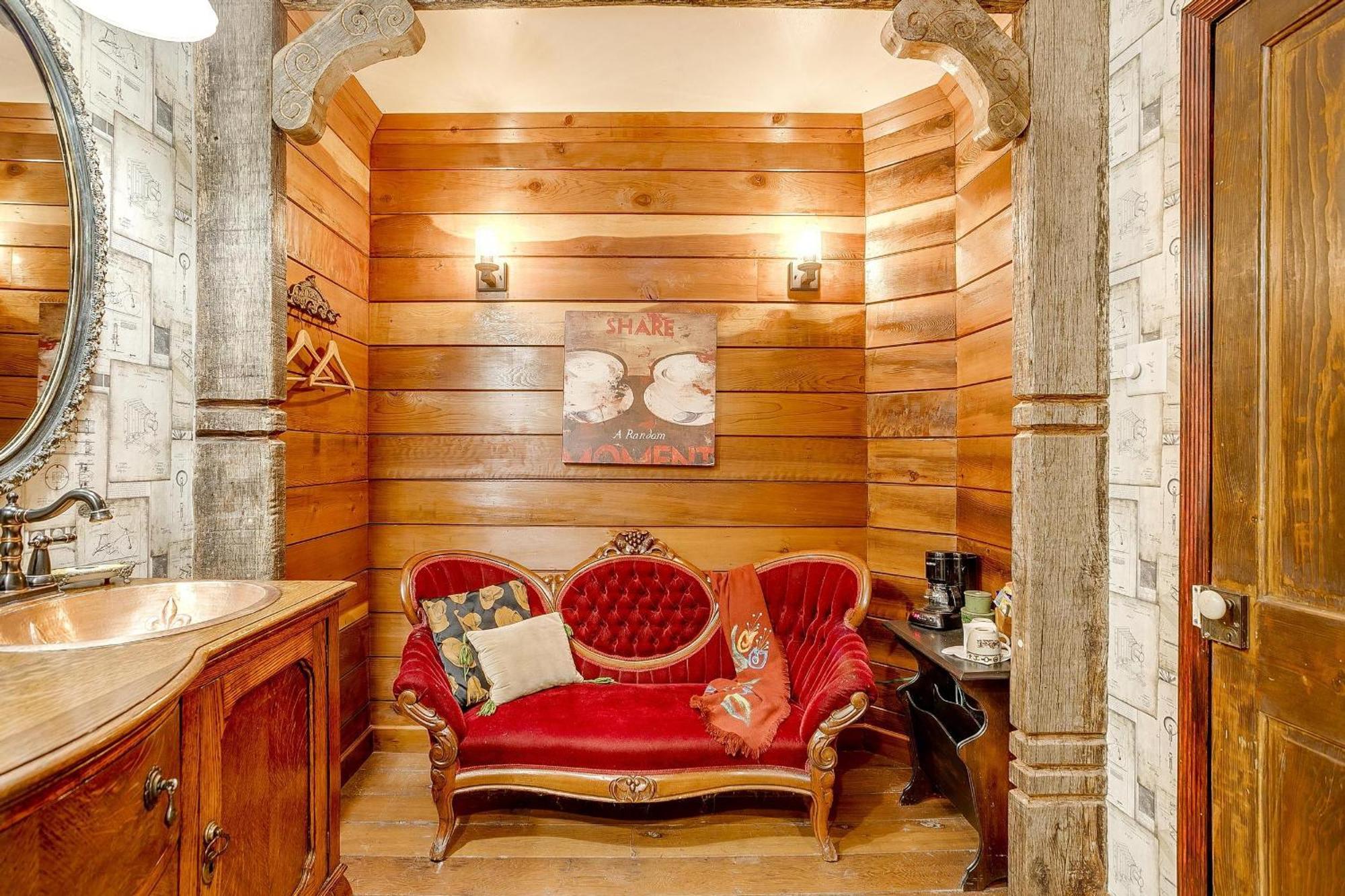 The Gallery House Boutique Hotel Stephenville Extérieur photo