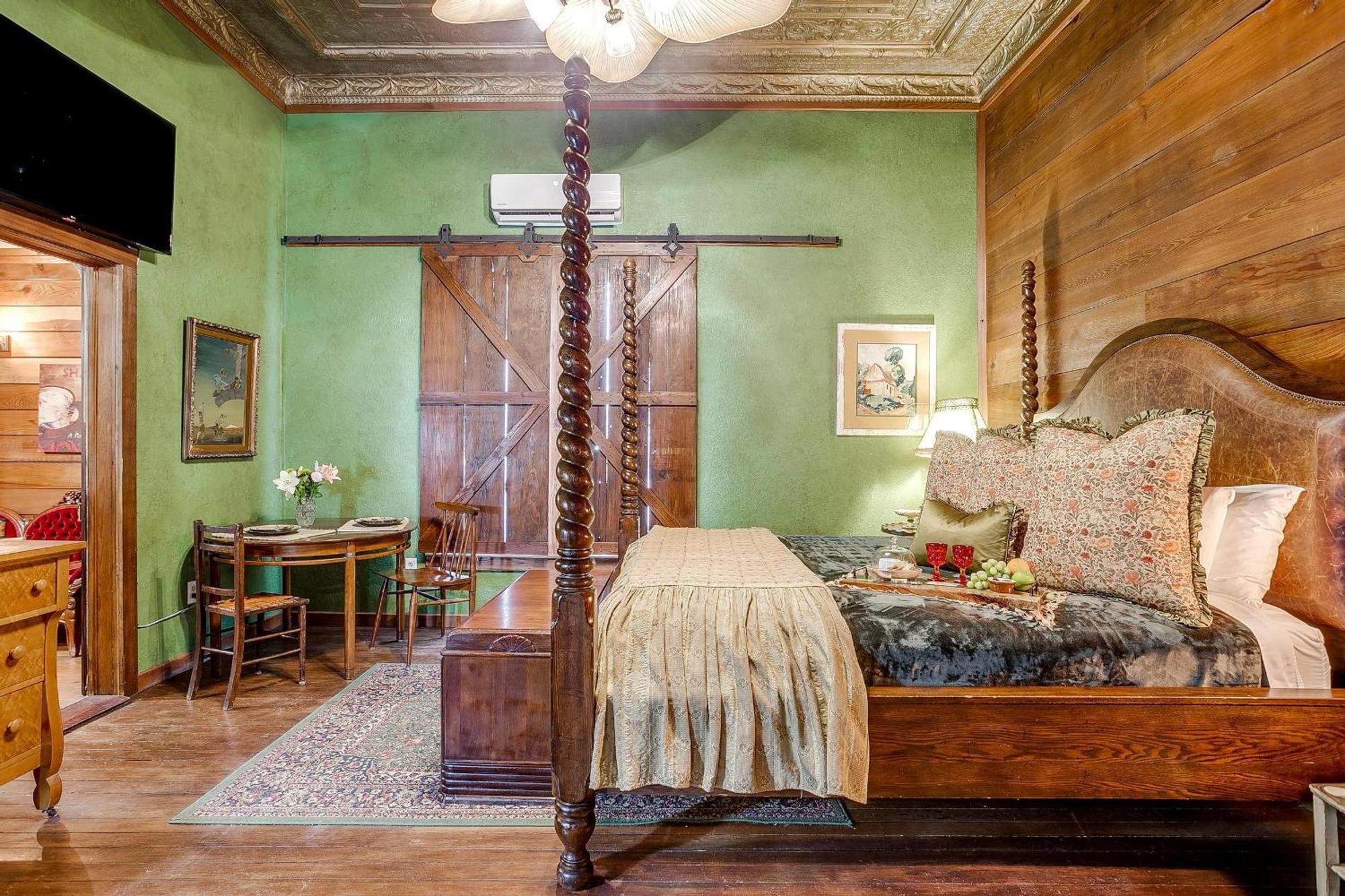 The Gallery House Boutique Hotel Stephenville Extérieur photo