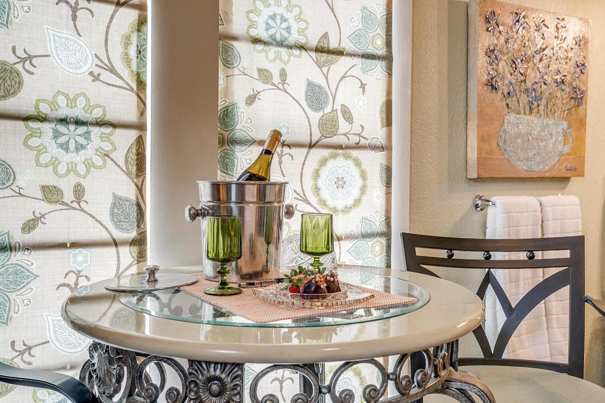 The Gallery House Boutique Hotel Stephenville Extérieur photo
