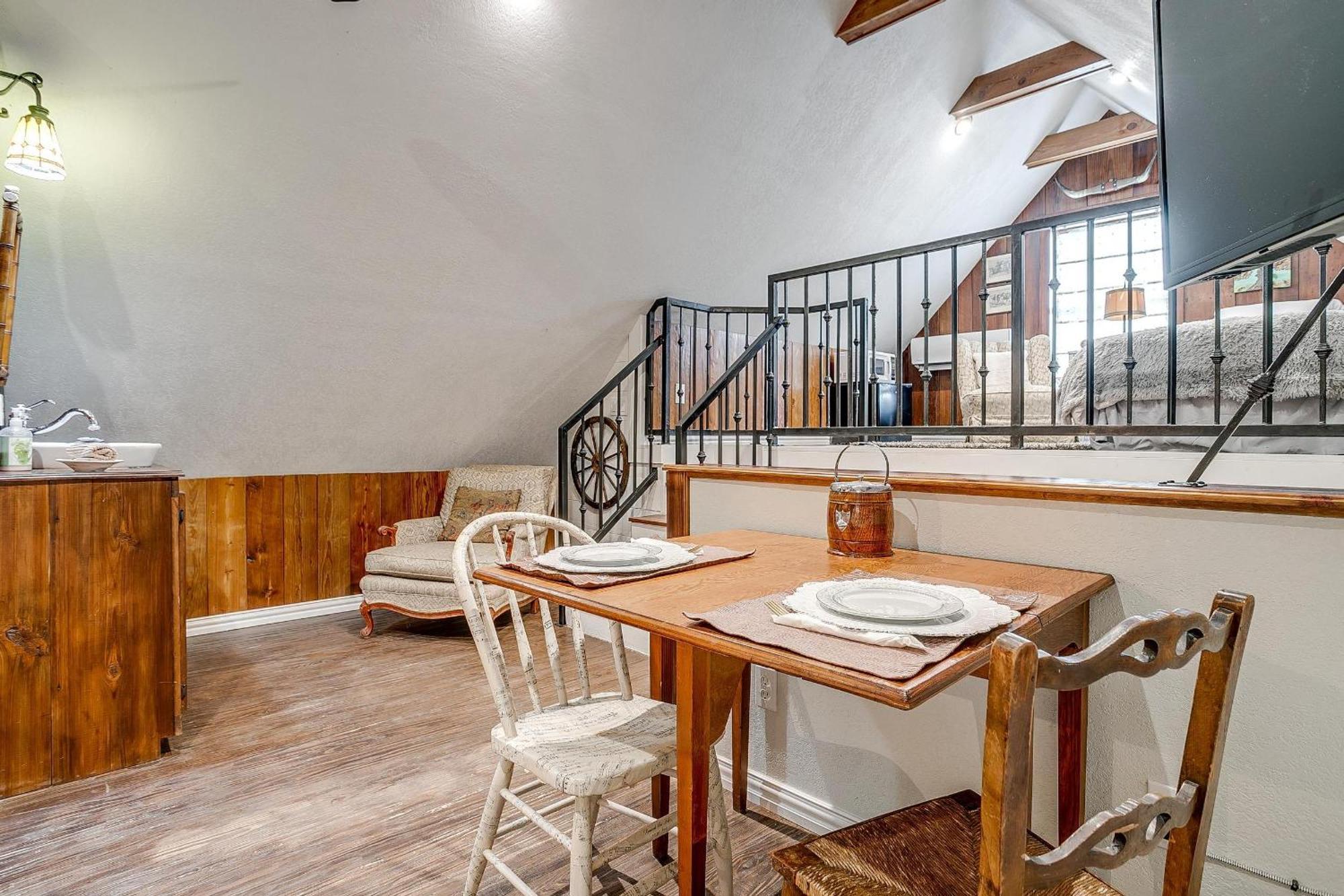 The Gallery House Boutique Hotel Stephenville Extérieur photo