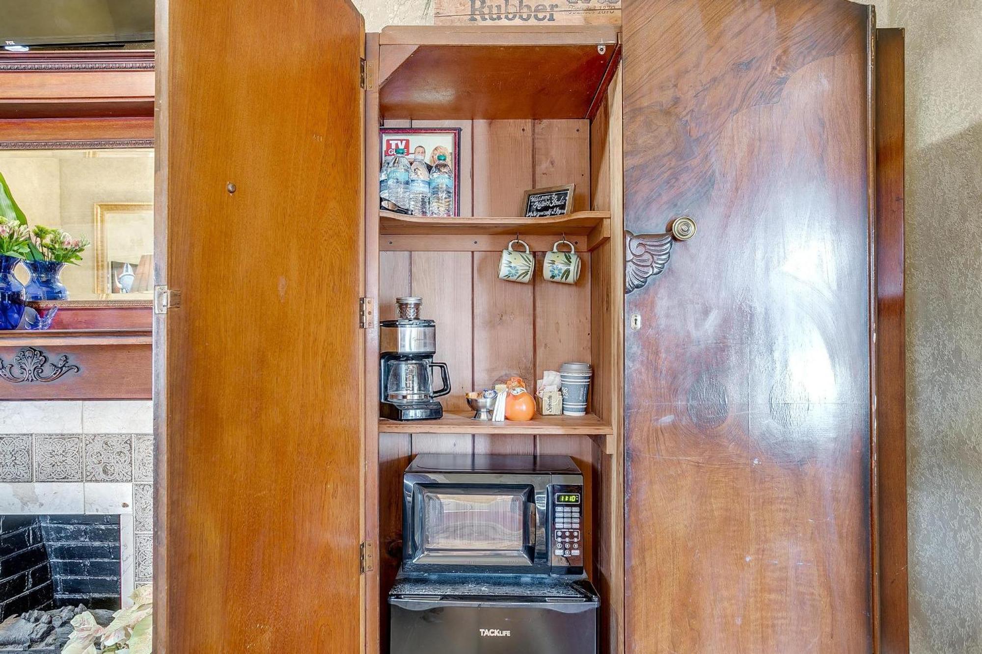 The Gallery House Boutique Hotel Stephenville Extérieur photo