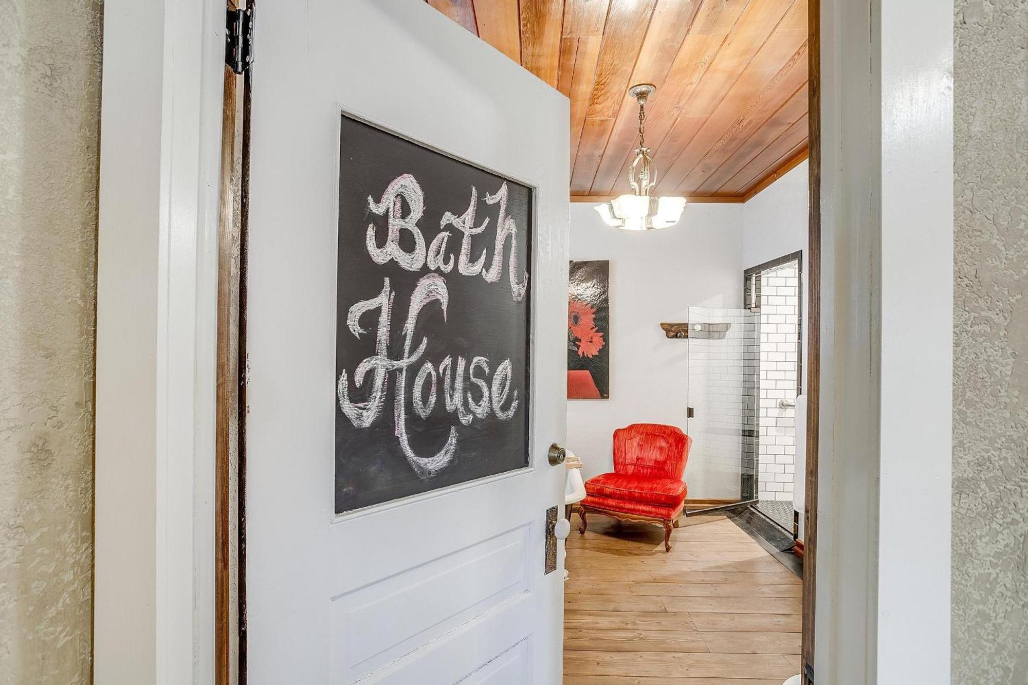 The Gallery House Boutique Hotel Stephenville Extérieur photo