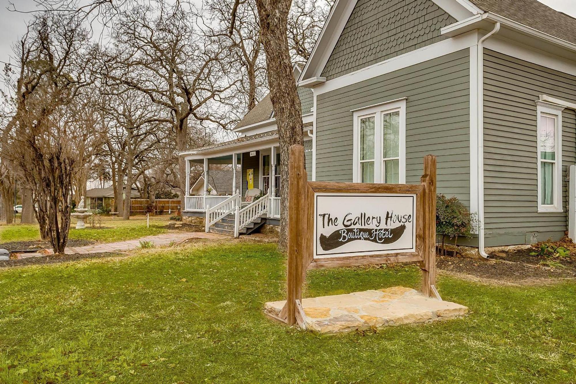 The Gallery House Boutique Hotel Stephenville Extérieur photo